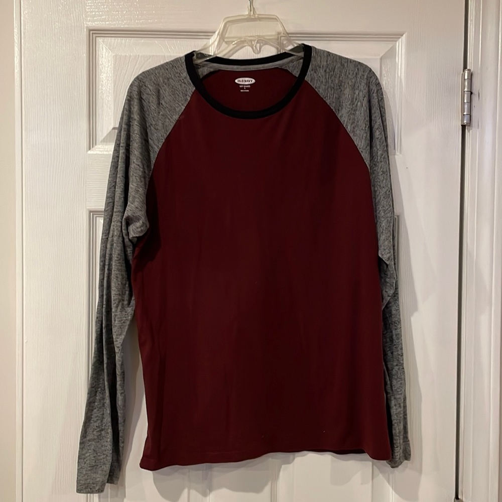 Men’s red & gray soft-washed long sleeve shirt